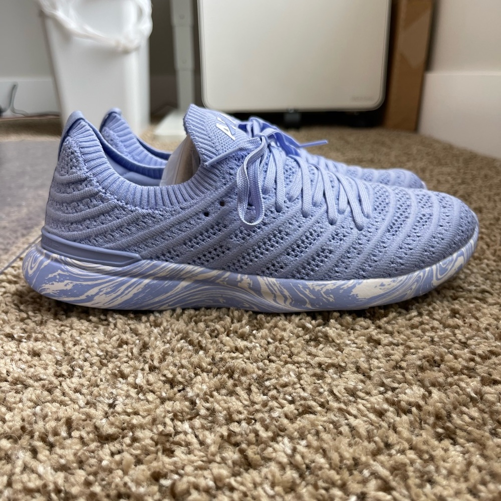 NEW NEVER WORN APL Techloom Wave